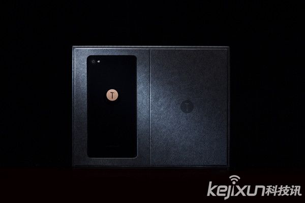 錘子手機周年紀念版正式發布：售價2480元