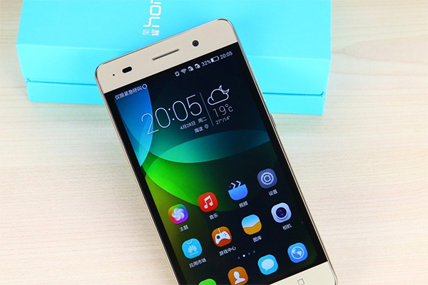 性能不落伍 599元起雙卡四核/八核手機薦