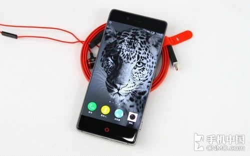 無邊框智能手機(jī)_LG G Flex 2第1張圖