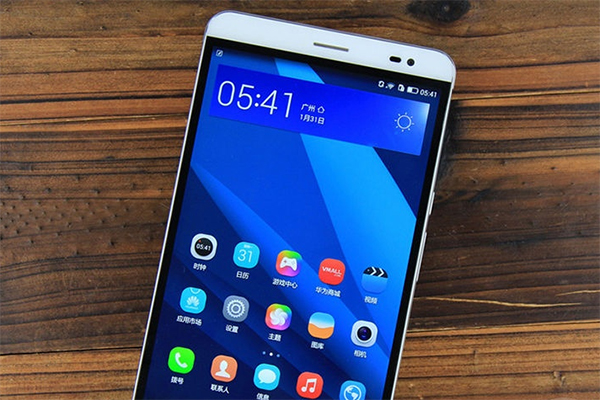 出游兼職當(dāng)導(dǎo)航 高人氣巨屏手機(jī)推薦