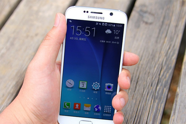 手感棒顏值高 雙面玻璃金屬框手機推薦