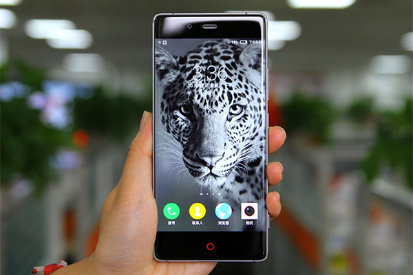 向單反看齊 配備光學防抖技術(shù)手機精選