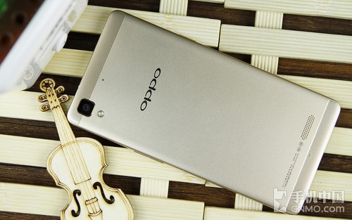 金屬材質2.5D弧度全局閃拍 OPPO R7圖賞