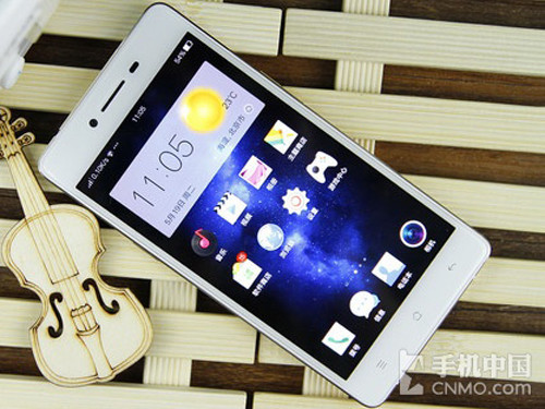 纖薄機身2.5弧面屏 OPPO R7官網熱銷中