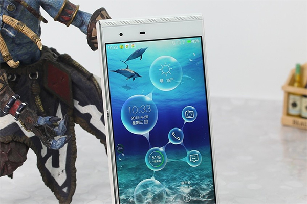 全金屬還是雙玻璃 八大時尚智能機推薦