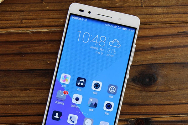 小米榮耀魅族齊發(fā) 六月亮相熱門機(jī)回顧