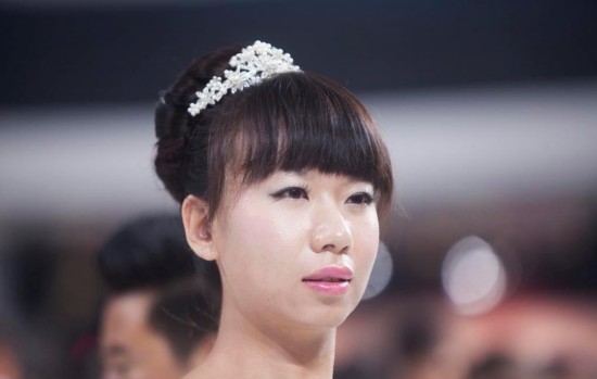 女子冒充車模站臺 因顏值低被勸離