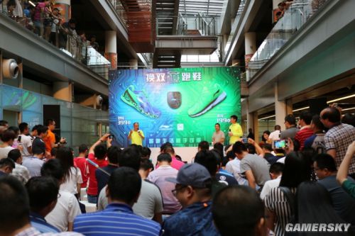 小米聯(lián)手李寧打造智能跑鞋 續(xù)航超長一年不用換鞋