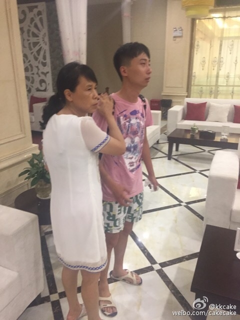 視頻：女子被攪入手扶電梯身亡 太慘了！