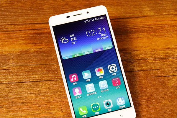 雙曲面?zhèn)绕?無邊框 高顏值熱門機型推薦