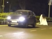 男子深夜扮鬼路上嚇人 結果悲劇了