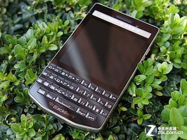 依舊低調奢華 黑莓P9983今日報價5999