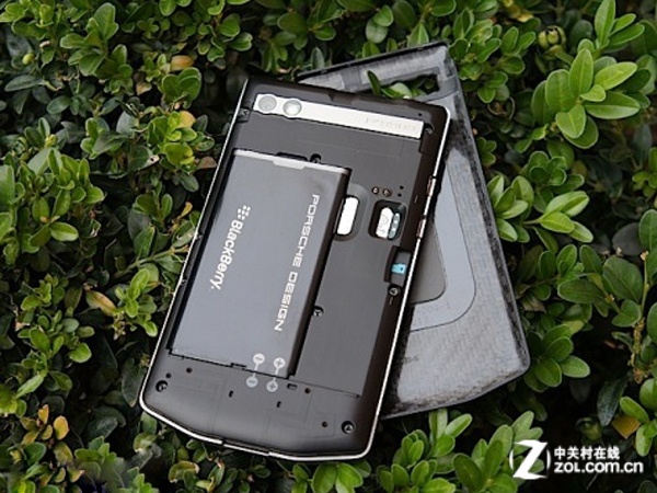 依舊低調奢華 黑莓P9983今日報價5999