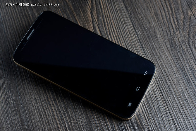 高性價比1080P手機 TCL么么噠3N售899元