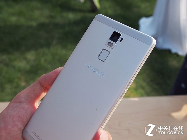 強(qiáng)續(xù)航大屏機(jī) OPPO R7 Plus報(bào)2799元