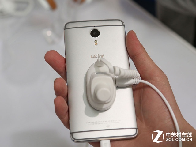 2K屏+驍龍810 樂視超級手機(jī)1Pro僅2499