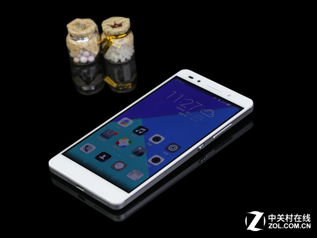 全金屬時(shí)尚機(jī)身 華為榮耀7商家報(bào)2599元