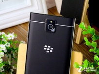 多彩配色黑莓機(jī) 黑莓Passport報(bào)低價(jià) 