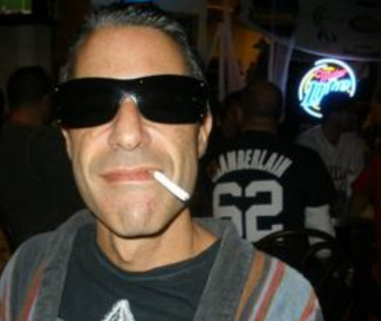 傳奇大佬麥克·曼恩：注冊域名贏得財富