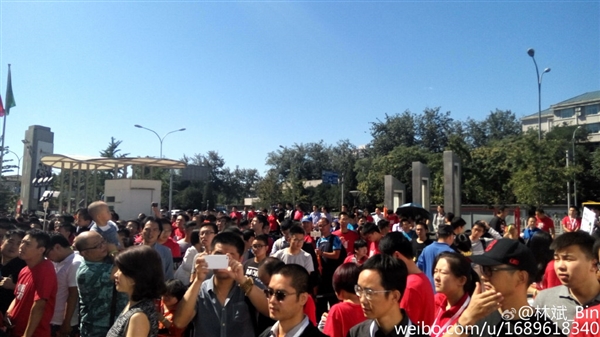 首個小米之家商城店開業:小米正式走向線下