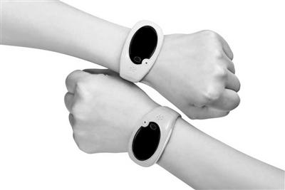 “防丟神器”開學(xué)熱銷 有網(wǎng)店一月銷量近3萬（圖）