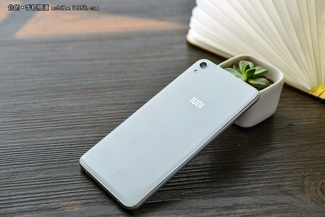 千元機(jī)也有高質(zhì)感外觀 iuni N1正式發(fā)布