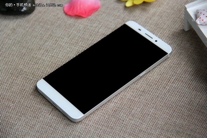 錯過樂粉節也無妨 樂視手機1僅售1088元