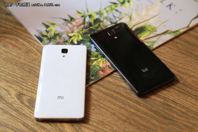 不銹鋼機(jī)身+4G網(wǎng)絡(luò) 小米4售價(jià)1499元