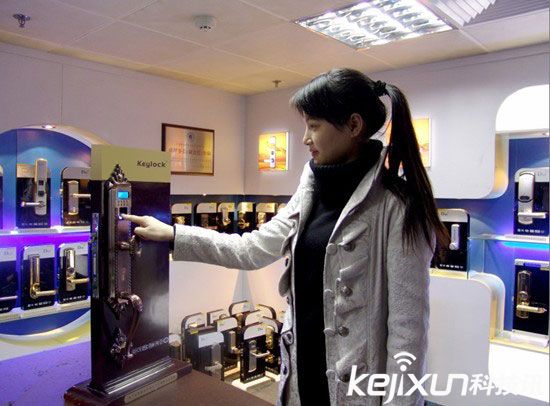 指紋鎖或取代傳統防盜門成為<a href=/smart/jiaju/ target=_blank class=infotextkey><a href=/smart/jiaju/ target=_blank class=infotextkey>智能家居</a></a>首選