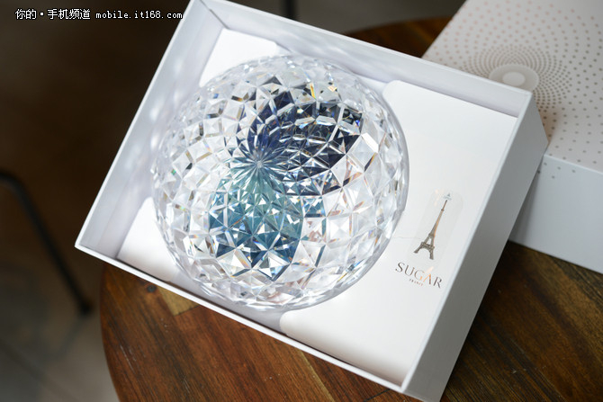 122顆寶石裝飾 SUGAR女性手機(jī)2C售2799