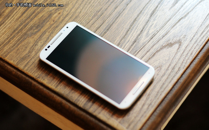 直降300火拼一加X Moto X僅1639