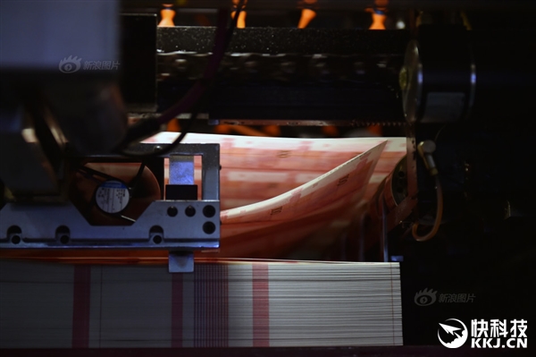 新版100元人民幣終于來了:明天下午兌換