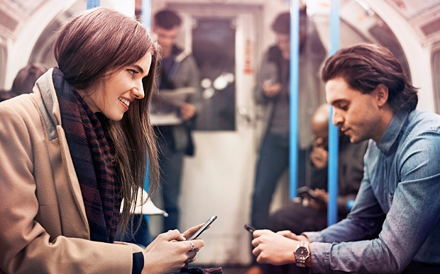 虛擬現實 人們 約會 在線