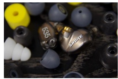 除了動次打次,什么才是選耳機(jī)正確的姿勢?