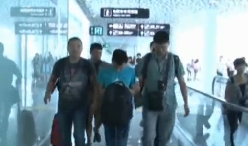 深圳警方破獲特大電信詐騙案:抓了一車廂騙子