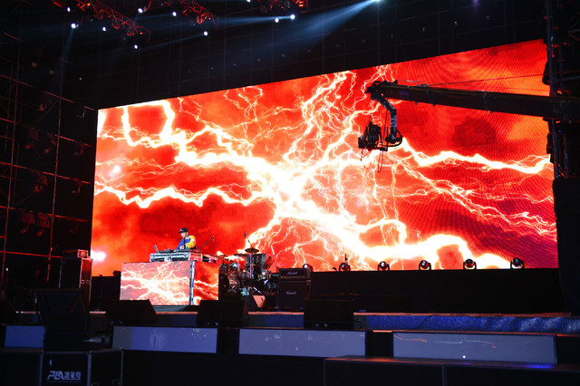 榮耀2周年慶典演唱會 李宇春嗨爆全場