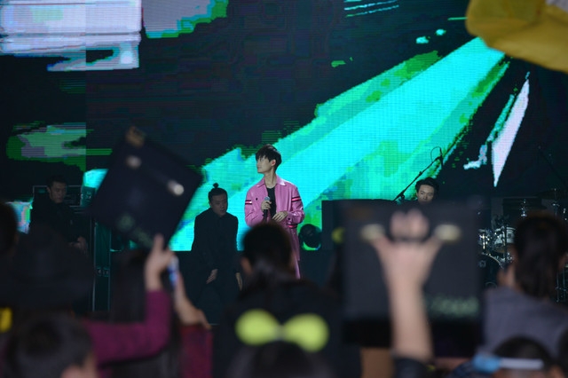 榮耀2周年慶典演唱會 李宇春嗨爆全場