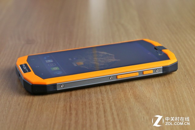水土不“服” AGM A1三防旅行手機評測 