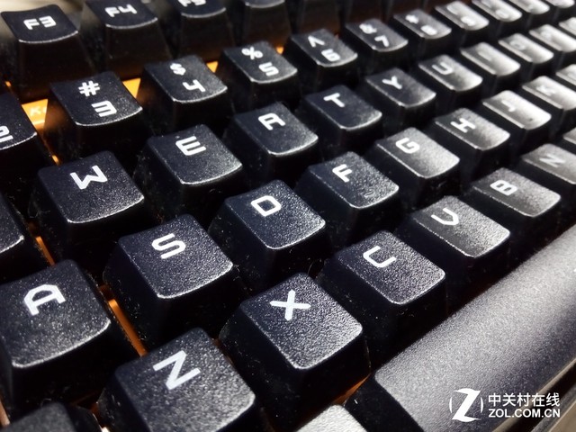 0.3秒黑屏快速解鎖 中興Blade A1全評測