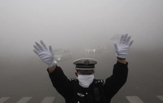 霧霾嚴重 油價不降:發改委你贏了!
