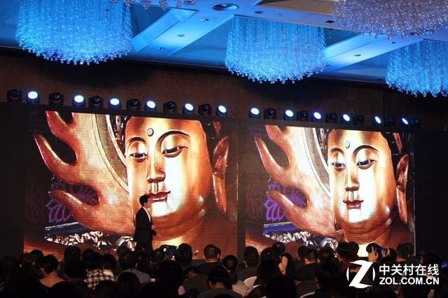 數(shù)碼變焦(左)對(duì)比華碩鷹眼光學(xué)變焦