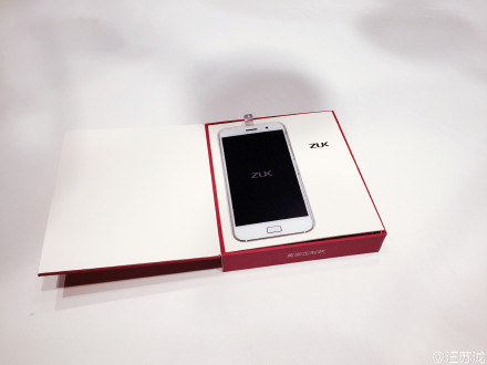 HB+ZUK黃渤定制手機發布 開箱照曝光