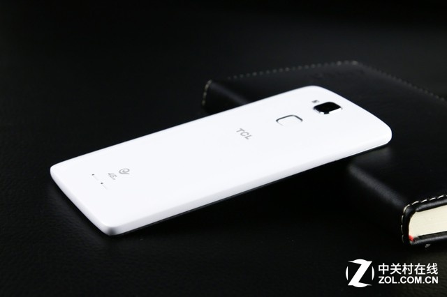 智能遙控“樂控2.0” TCL樂玩2C圖賞  