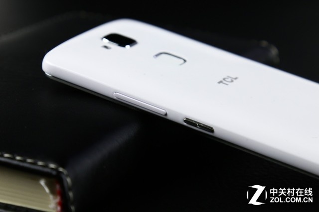 智能遙控“樂控2.0” TCL樂玩2C圖賞  