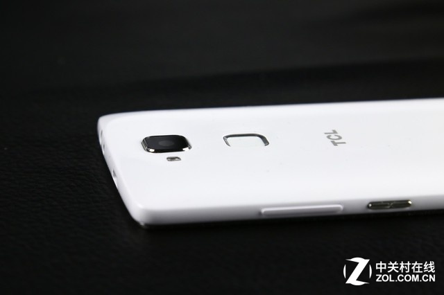 智能遙控“樂控2.0” TCL樂玩2C圖賞  