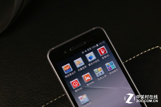 越覽天地 豪氣十足 三星W2016真機圖賞