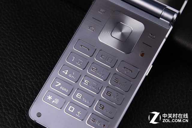 越覽天地 豪氣十足 三星W2016真機圖賞