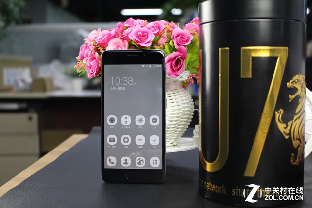 聯(lián)發(fā)科八核支持指紋 有糖手機(jī)U7評測