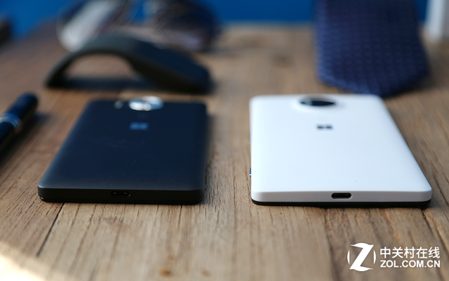 手機(jī)電腦"合體" 微軟Lumia950/950XL組圖