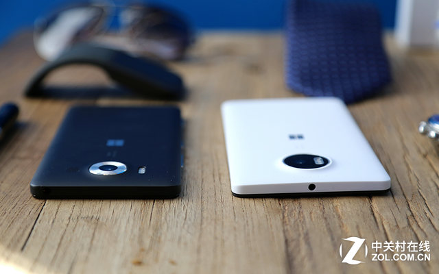 手機(jī)電腦"合體" 微軟Lumia950/950XL組圖